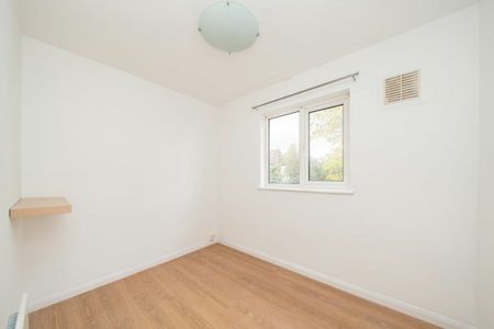 Twining Avenue, Twickenham, TW2 - Photo 2