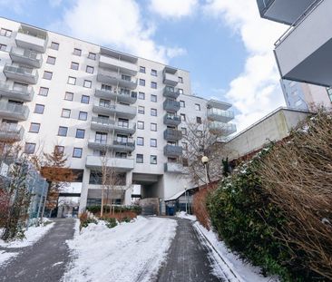 Jasne i przestronne 2 pokoje blisko stacji metra 46.8 m² - Photo 1