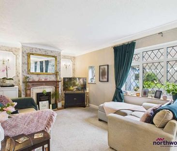 South Lynn Drive, Upperton, Eastbourne, BN21 - Photo 2