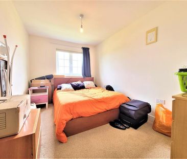2 bedroom Flat To Let Total Size: 710 SQ FT - Photo 3