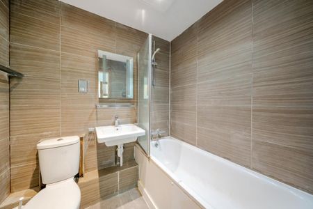 3 bedroom flat to rent - Photo 5