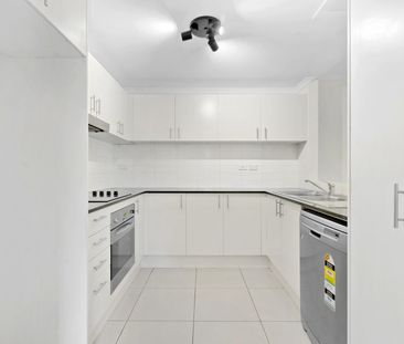 Modern 3 Bedroom Townhouse - Photo 6