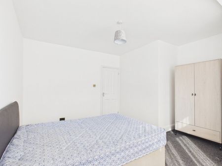 Fernside Avenue, Feltham,TW13 - Photo 5