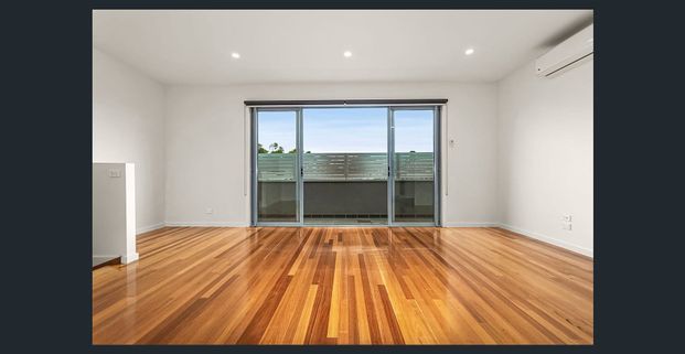 INNER CITY LIVING IN THE HEART OF ESSENDON! - Photo 1