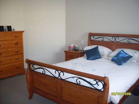 BEAUTIFUL AND SPACIOUS HOME!! - Photo 2