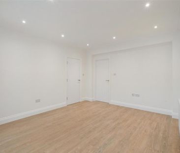 2 bedroom maisonette to rent - Photo 6