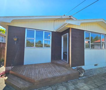 Warm, modern & spacious – your new Lansdowne home - Photo 5