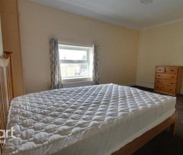 4 bedroom terraced house to rent - Photo 6