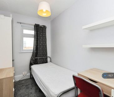 1 bedroom in a house share to rent - Photo 5