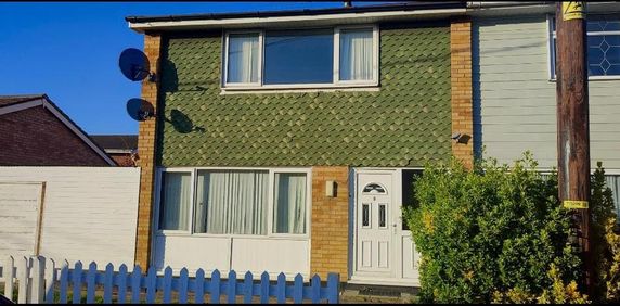 2 bedroom semi-detached house to rent - Photo 2