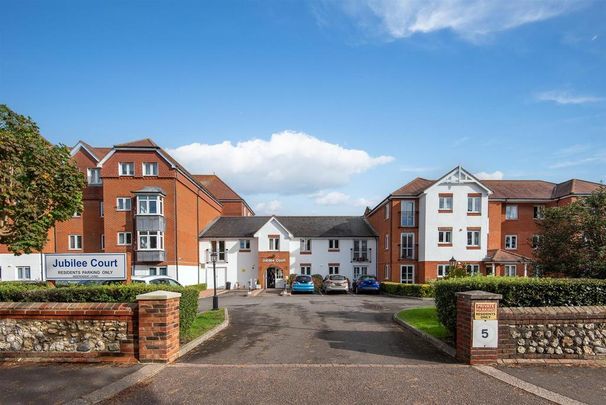 2 bedroom retirement property to rent - Photo 1