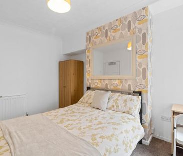 1 bedroom in a house share to rent - Photo 5