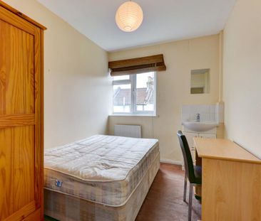 6 bedroom house to rent - Photo 3