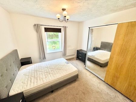 Foxglove Road, Romford, RM7 0YW - Photo 5