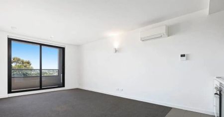 “2 Bedroom apartment in the heart of Essendon!” - Photo 4