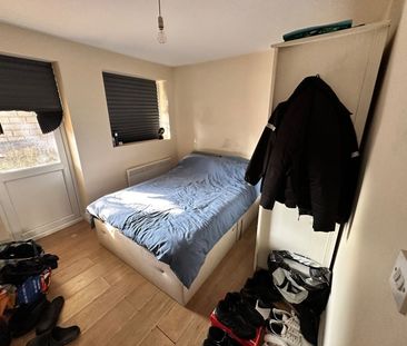 1 Bed Flat, Ivy Road, SO17 - Photo 3