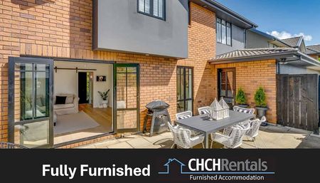 Stylish Executive Fully Furnished Townhouse in Prime Location! - Photo 3