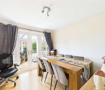 Hitherhooks Hill, Binfield, Berkshire, RG42 - Photo 2