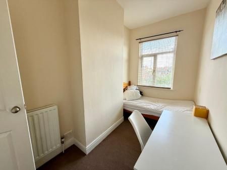 Refinery Street, Newcastle-Under-Lyme, ST5 - Photo 3