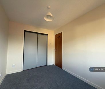 2 bedroom semi-detached house to rent - Photo 3