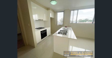 near new second floor 2 bedroom apartment - Photo 4