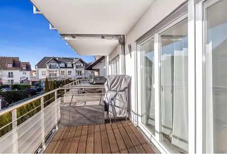 Exklusive 3-Zimmer-Wohnung mit 2 Balkonen und Einbauküche in Mühlheim - Foto 2