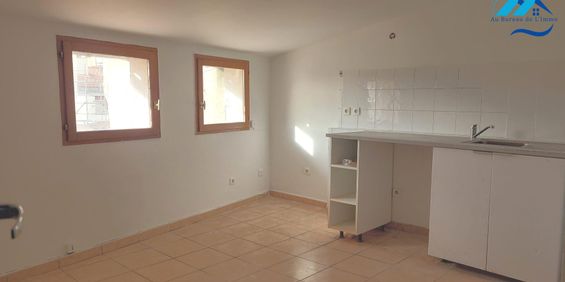 Location Appartement 2 pièces 25m² MARSEILLE 1er - Photo 3