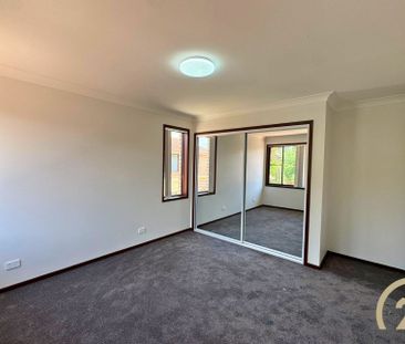 Spacious Newly Renovated 2 Bedroom Home&excl; - Photo 3