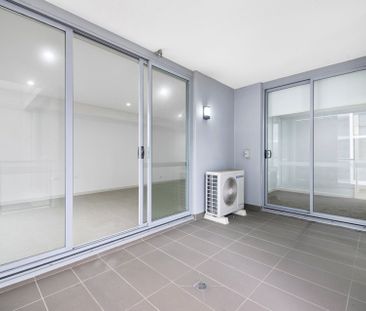 Modern Apartment in the Heart of Mascot ** Available 17/12/25 ** - Photo 4