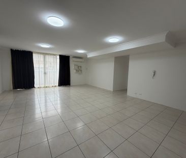 Enormous first floor apartment to be seen - Photo 2