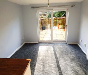 A Well Proportioned One Bedroom House within Walking Distance of To... - Photo 4