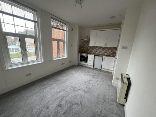 Studio to rent - Photo 1