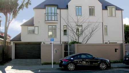 Spacious Apartment by Art Gallery & Hagley Park - Photo 2