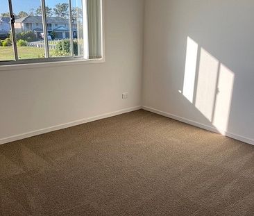 3 BEDROOM TOWNHOUSE FOR RENT - Photo 2