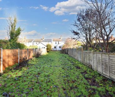 2 bedroom semi-detached house to rent - Photo 4