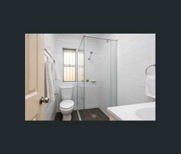 Oversized 4 bed home in Chippendale - Photo 6