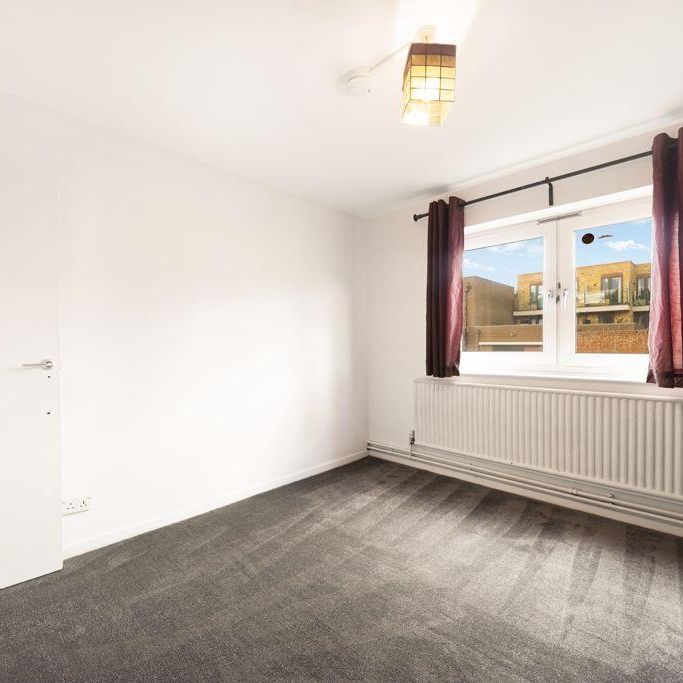 3 bedroom flat to rent - Photo 1