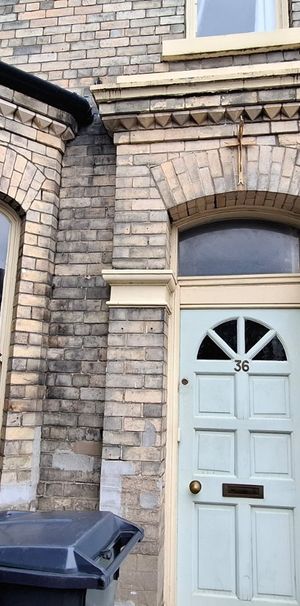 6 bedroom property to rent - Photo 1