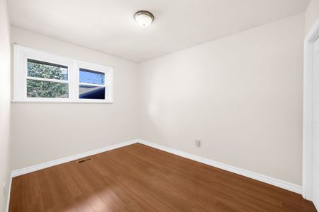 For Lease - 272 Upper Paradise Road, Hamilton, Ontario - Photo 2