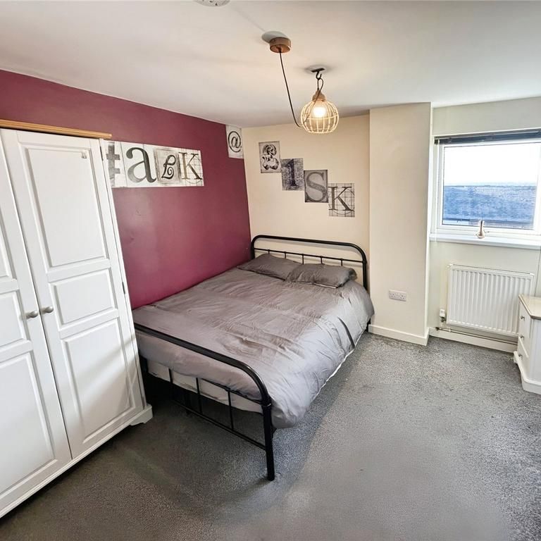 1 bedroom in a house share to rent - Photo 1