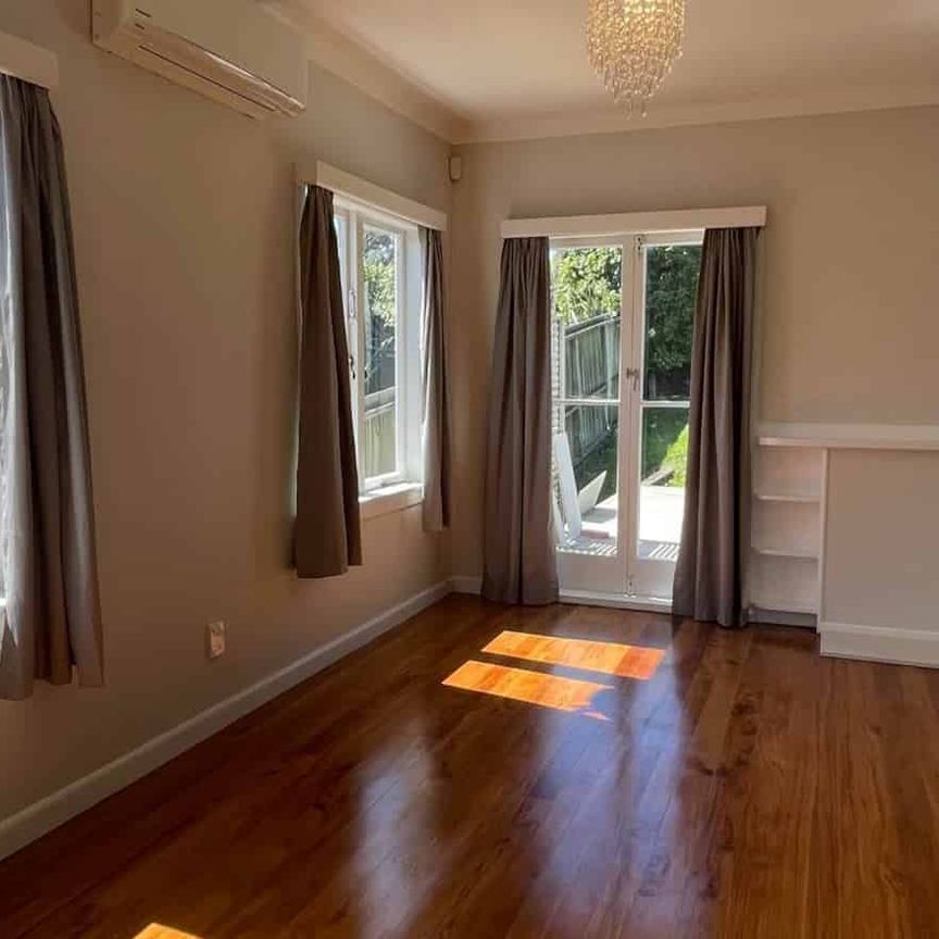 Newly Renovated Three-Bedroom - Mt Wellington - Photo 1
