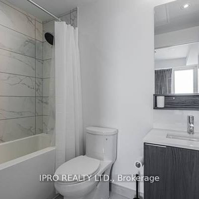 Jane St/Portage Parkway Beautiful 2Bdrm Open Concept Modern Interior - Photo 4