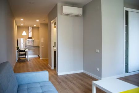 Carrer de Sants, Barcelona, Catalonia 08014 - Foto 2