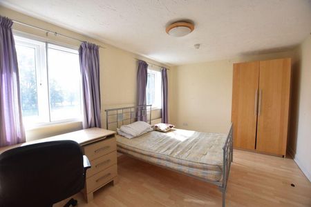 5 bedroom house to rent - Photo 2