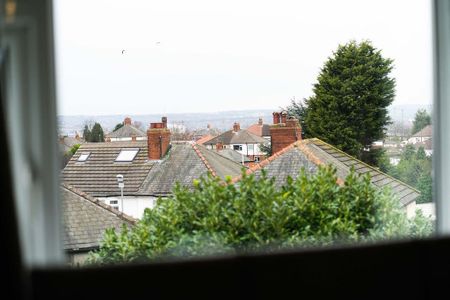 6 bedroom terraced house to rent - Photo 2