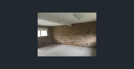 Centrally located 2 bedroom villa - Photo 2