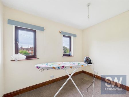4 bedroom detached house to rent - Photo 3