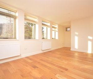 2 Bedrooms Flat to rent in Enterprise House, Garth Road, Morden SM4 | £ 271 - Photo 1