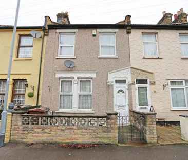 3 bedroom terraced house to rent - Photo 2