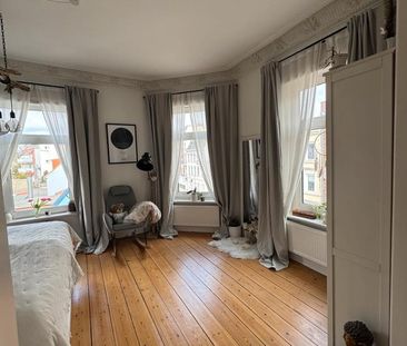 Wunderschöne Altbauwohnung ab sofort frei! - Foto 1